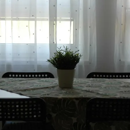 Apartman Timea 홈스테이 *